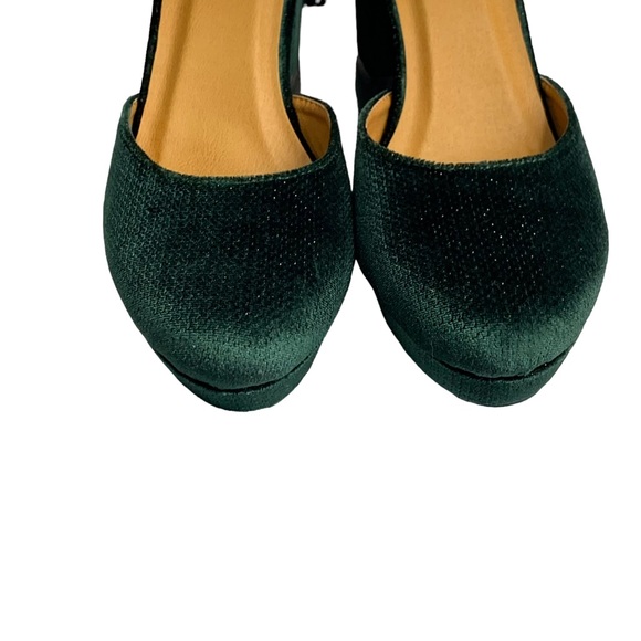 Nyla Velvet Ankle Strap Heels Size 9 - Picture 4 of 9